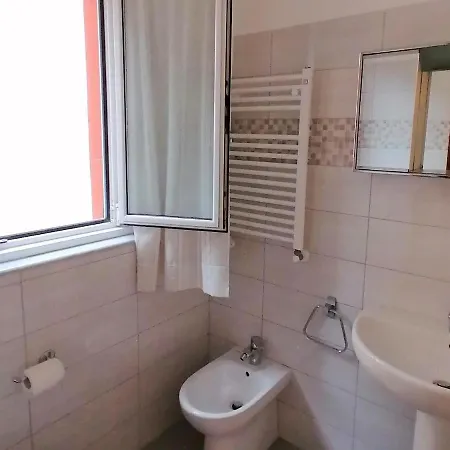 In With Balcony Or Terrace Appartamento